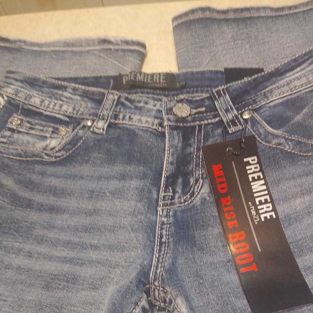 NWT Premiere by Rue21 Mid-rise boot cut 5/6R